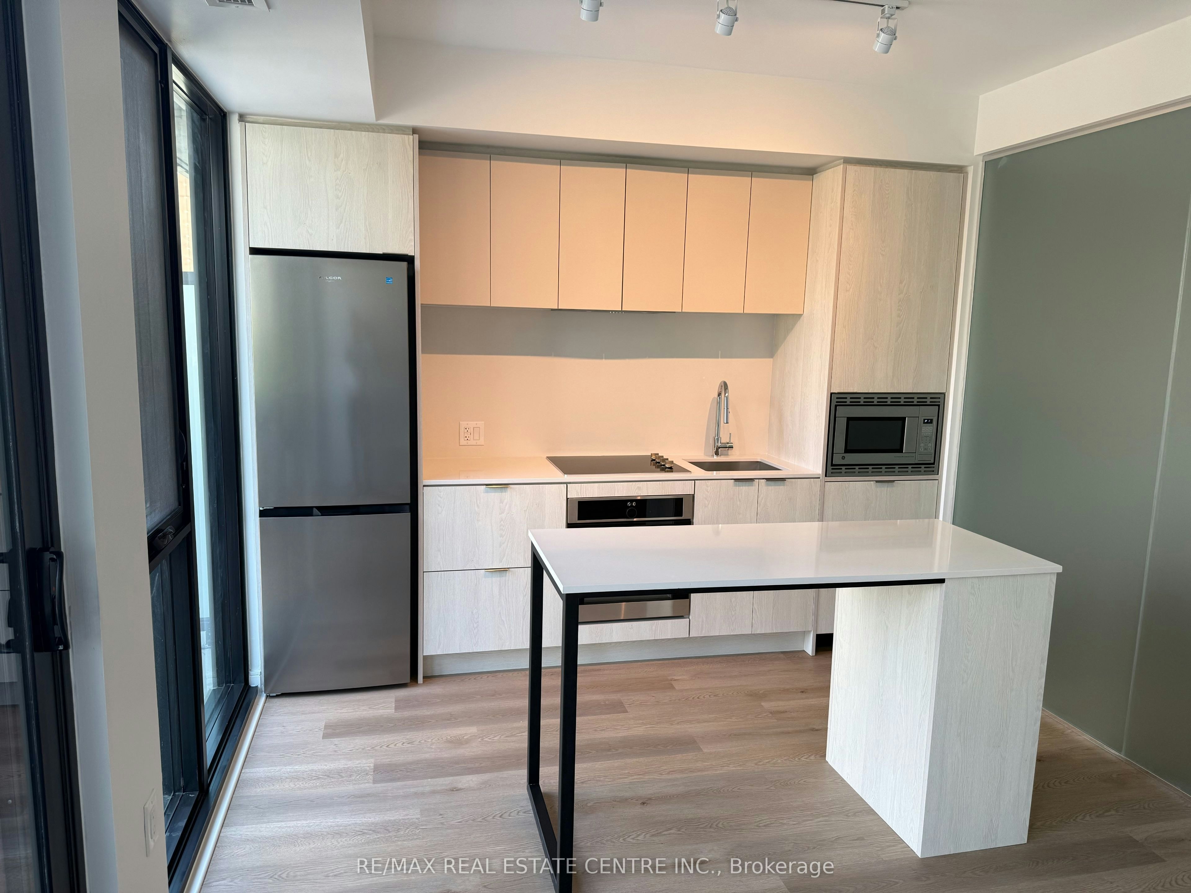 324-3009 Novar Road E, Mississauga, ON, L5B 0K2 - 9