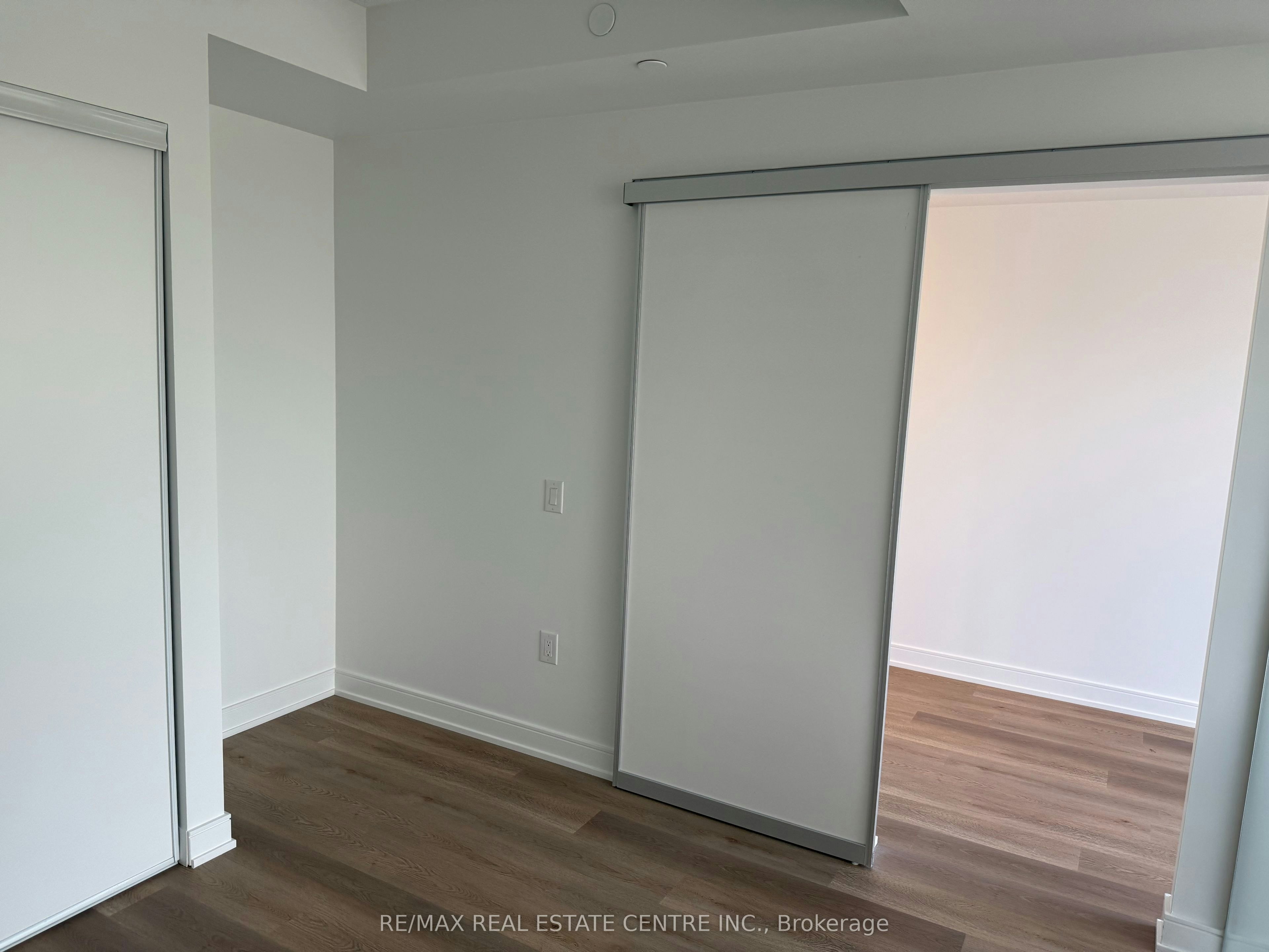 324-3009 Novar Road E, Mississauga, ON, L5B 0K2