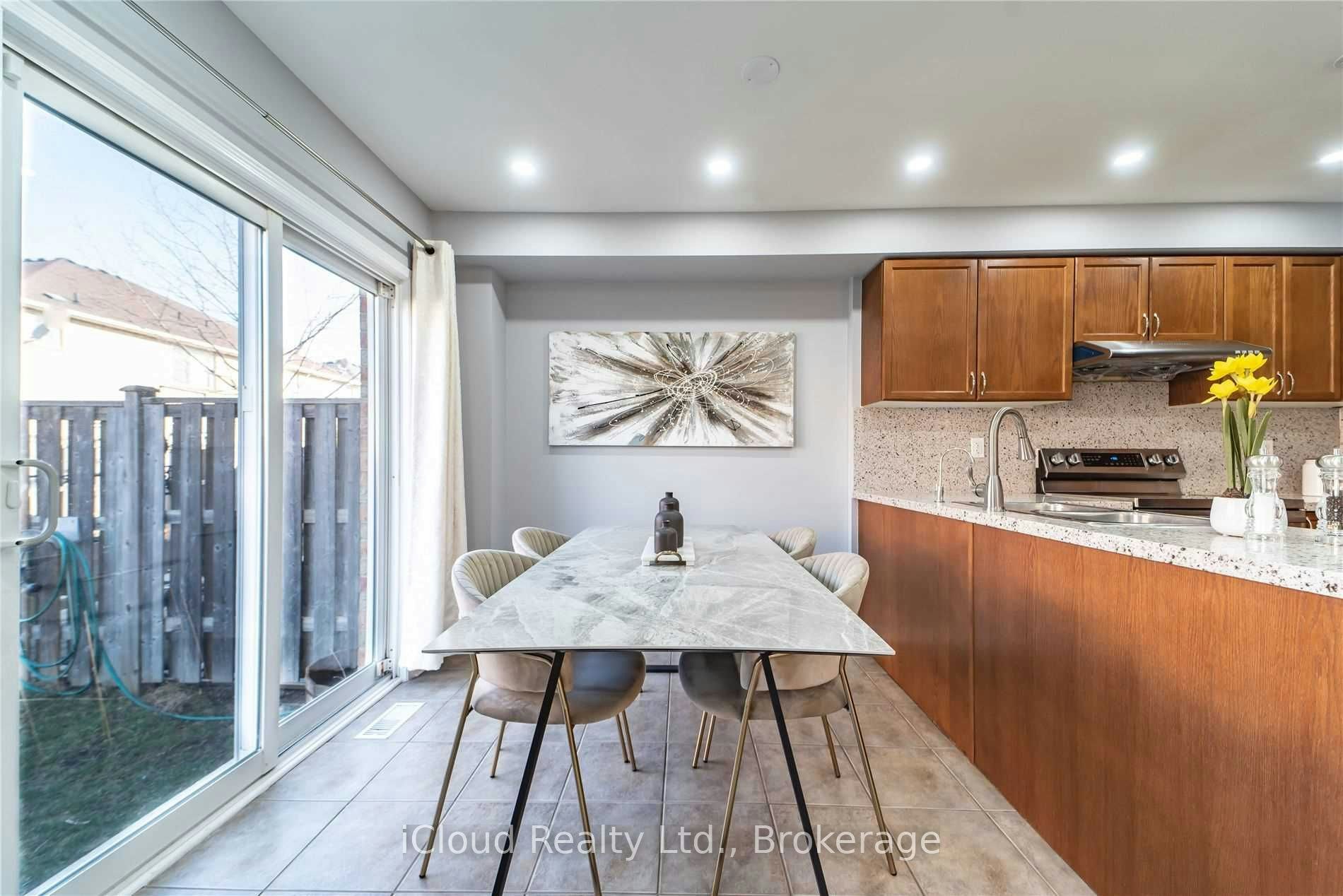 27 Hollingsworth Circle, Brampton, ON, L7A 0J7 - 14