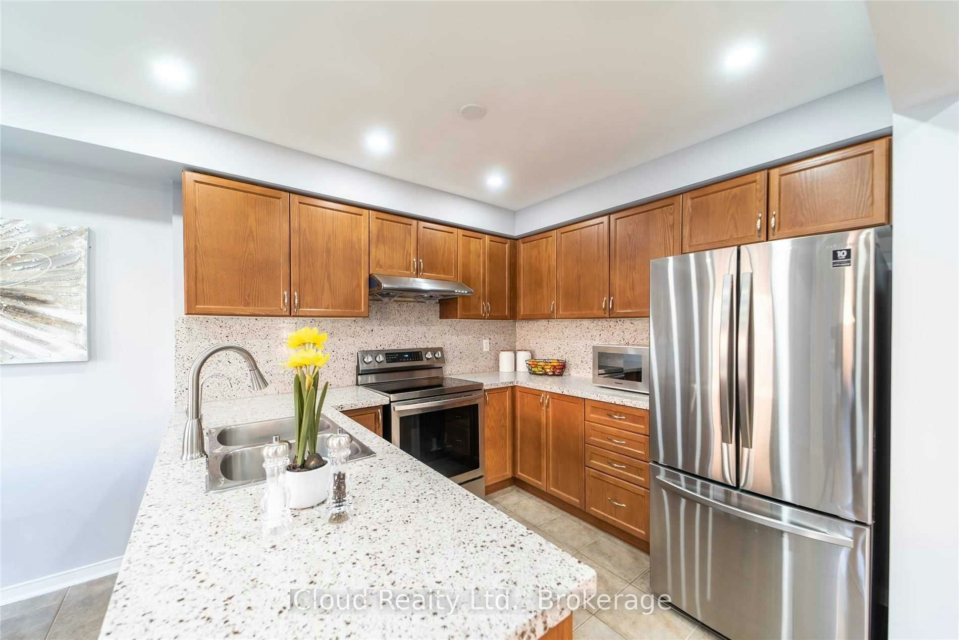 27 Hollingsworth Circle, Brampton, ON, L7A 0J7 - 9