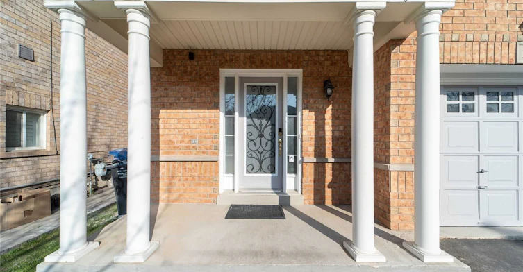 27 Hollingsworth Circle, Brampton, ON, L7A 0J7