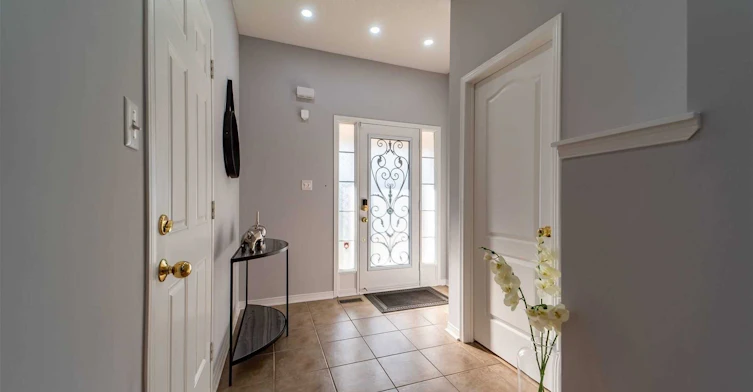 27 Hollingsworth Circle, Brampton, ON, L7A 0J7 - 2