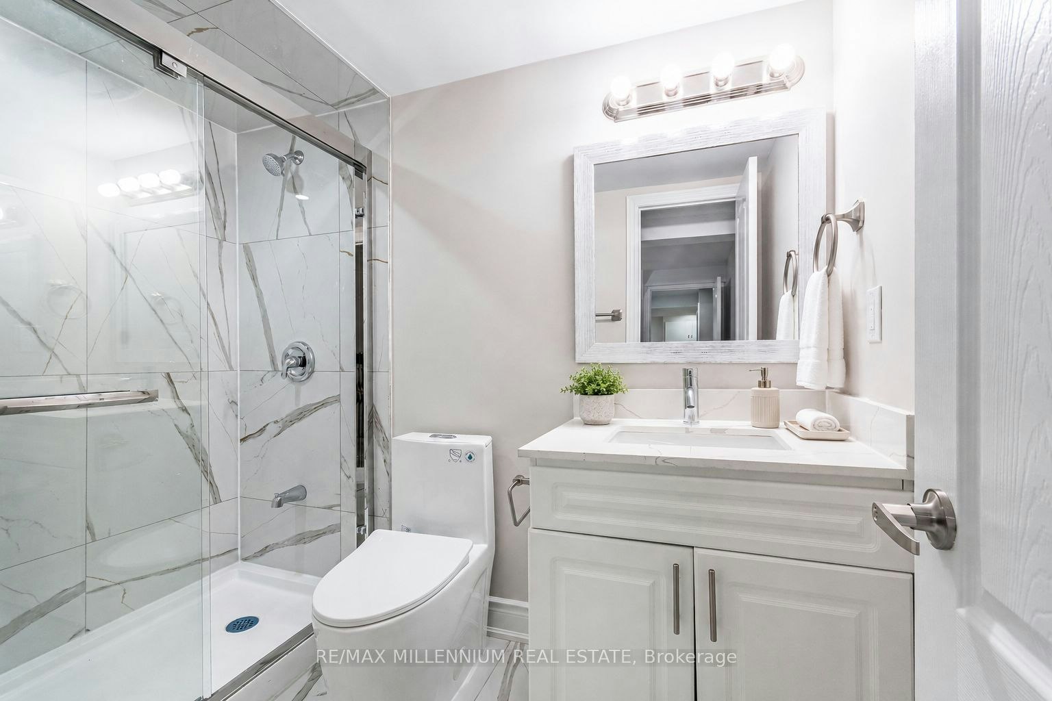 156 Folkstone Crescent, Brampton, ON, L6T 3M5 - 10