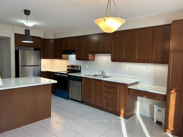 4-6020 Derry Road, Milton, ON, L9T 8L6