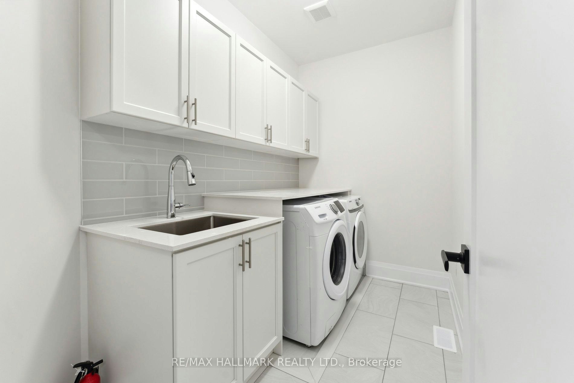 7 Kessler Drive, Brampton, ON, L6R 0B8 - 47