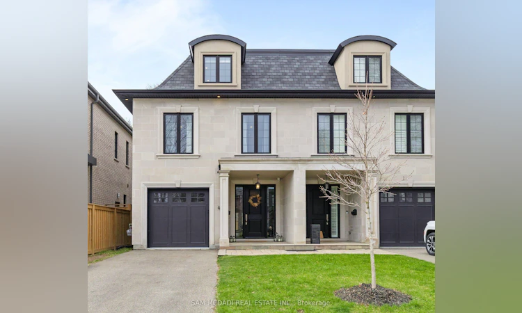 4 Iroquois Avenue