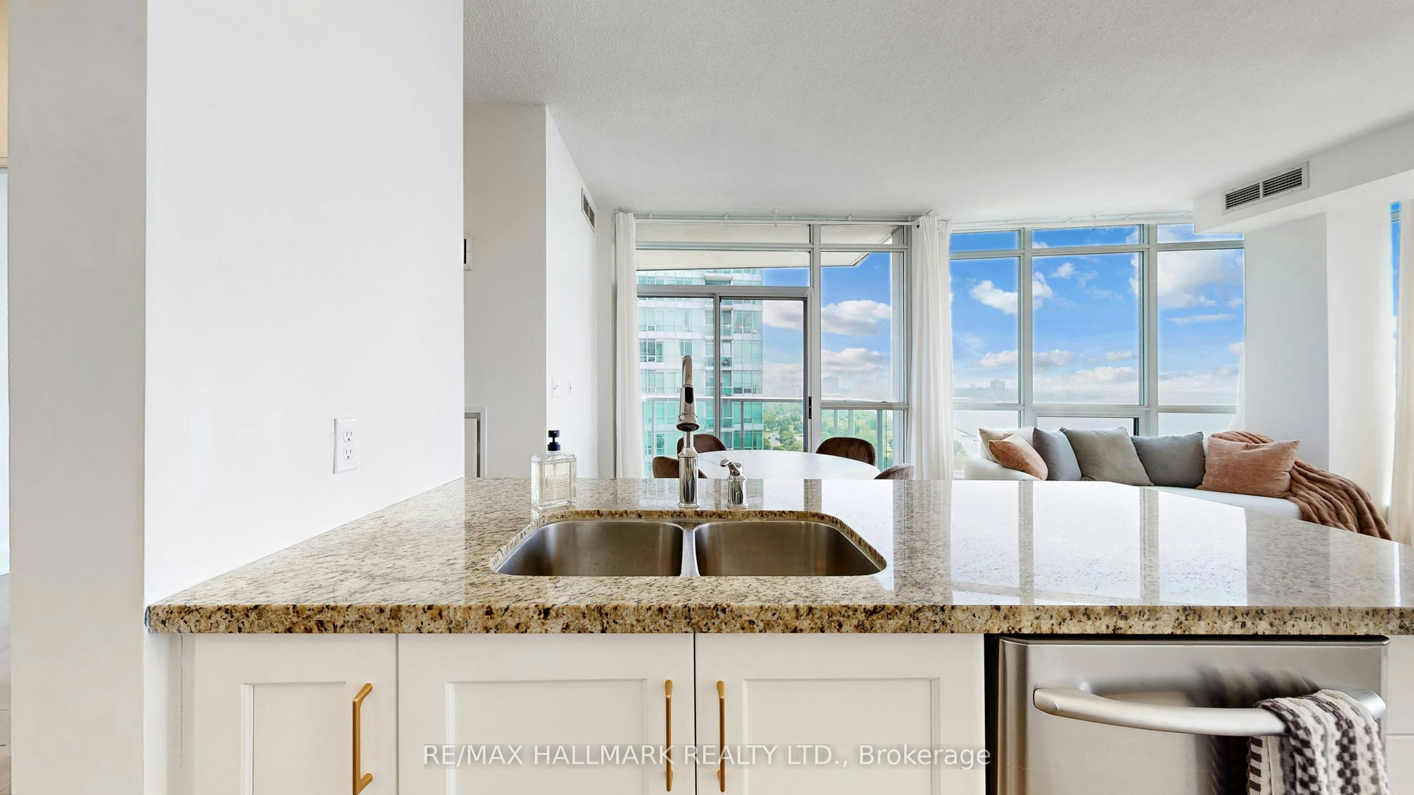 1607-1910 Lake Shore Boulevard W, Toronto, ON, M6S 1A2 - 11
