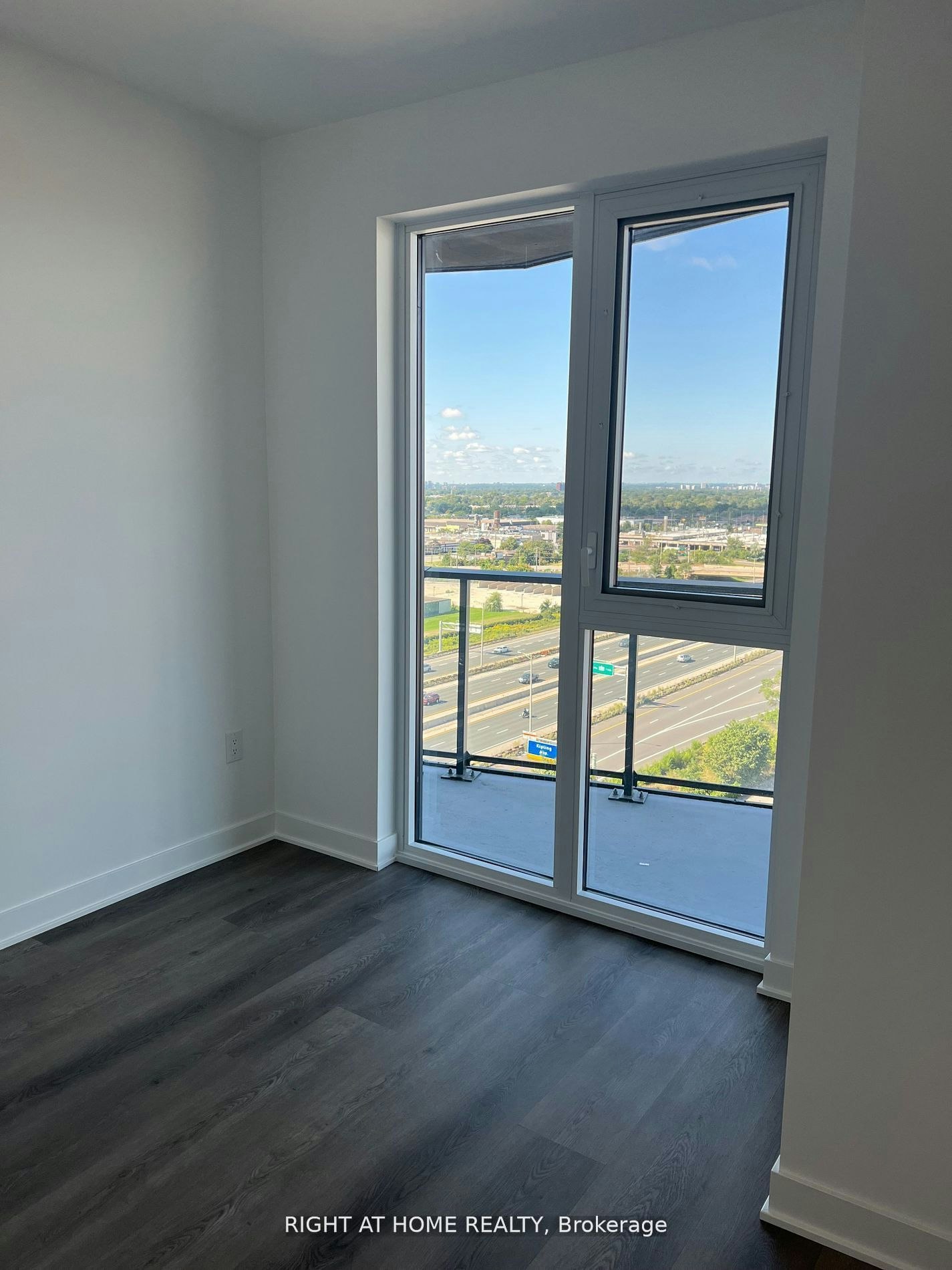 1303-36 Zorra Street, Toronto, ON, M8Z 4Z7 - 8