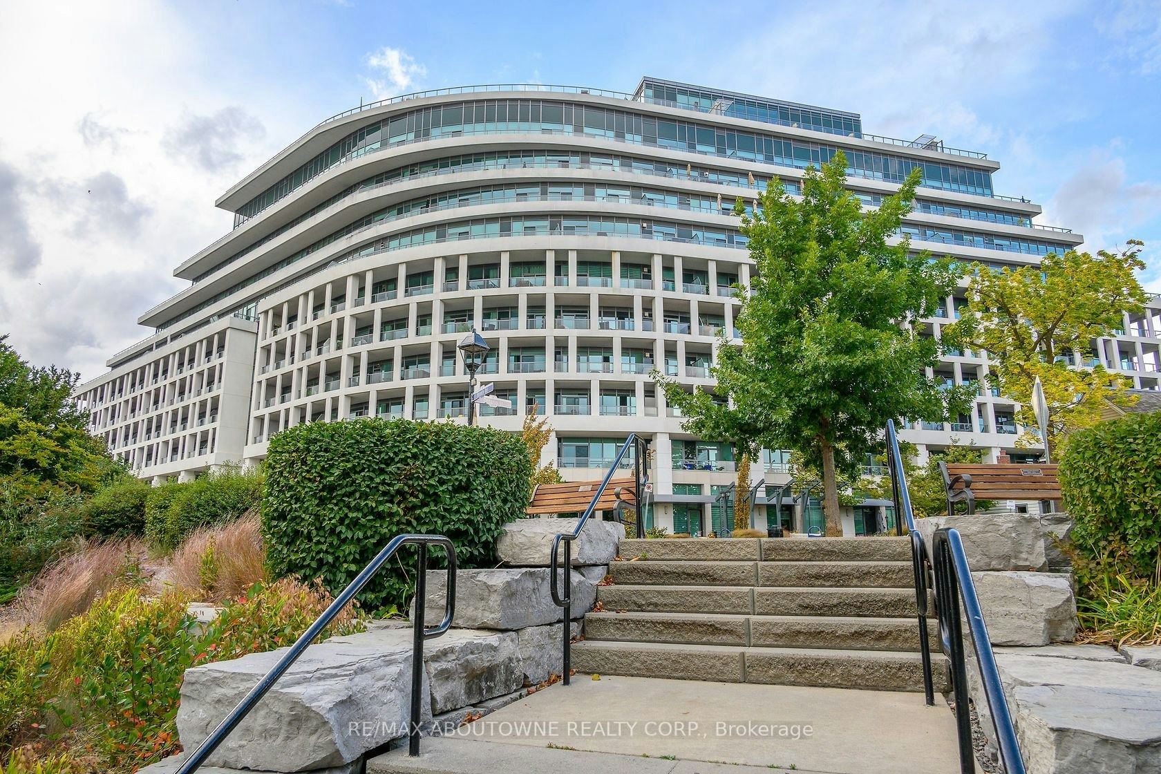 815-11 Bronte Road, Oakville, ON, L6L 0E1
