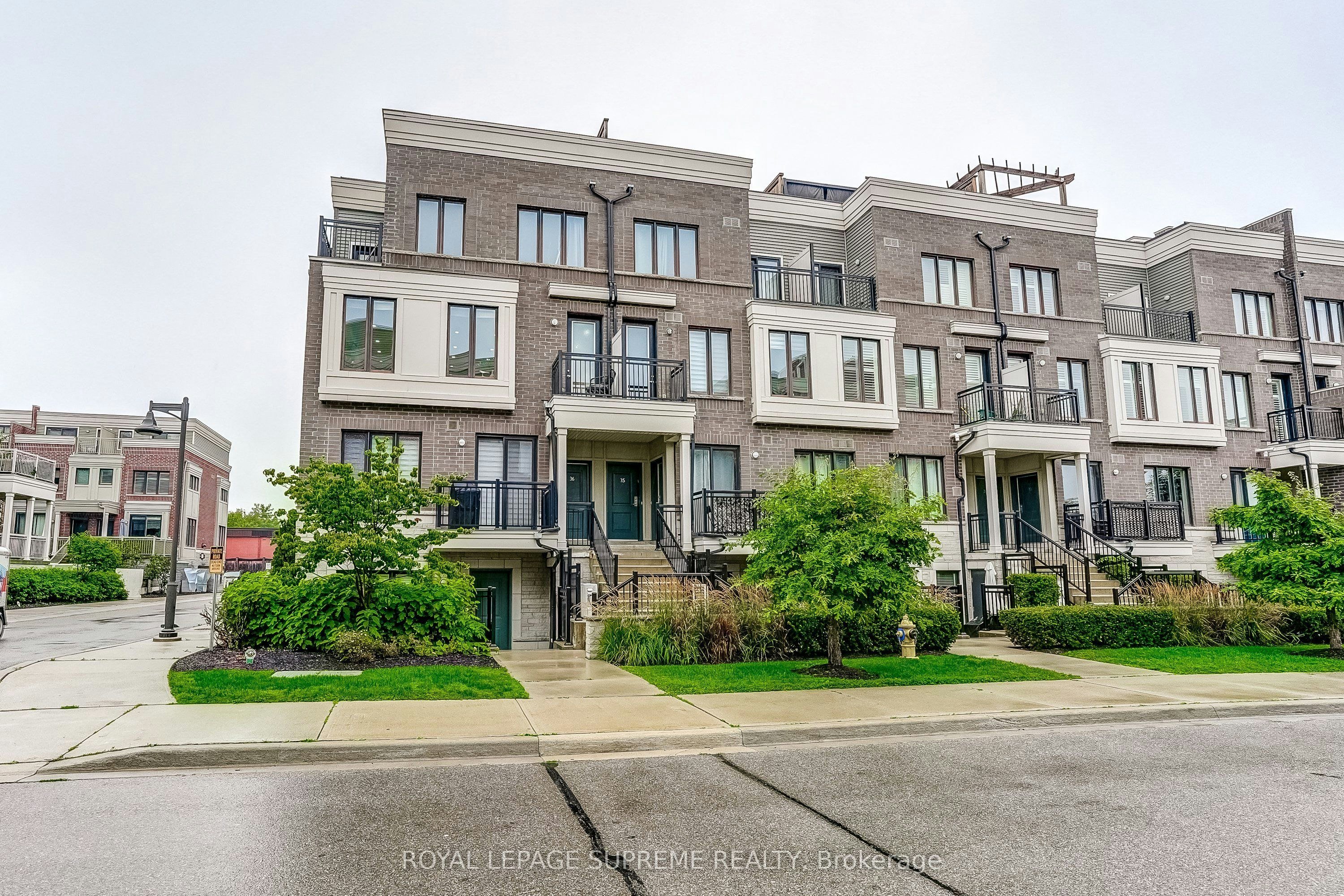 36-70 Eastwood Park Garden, Toronto, ON, M8W 0B2