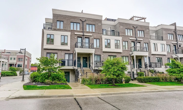 36-70 Eastwood Park Garden