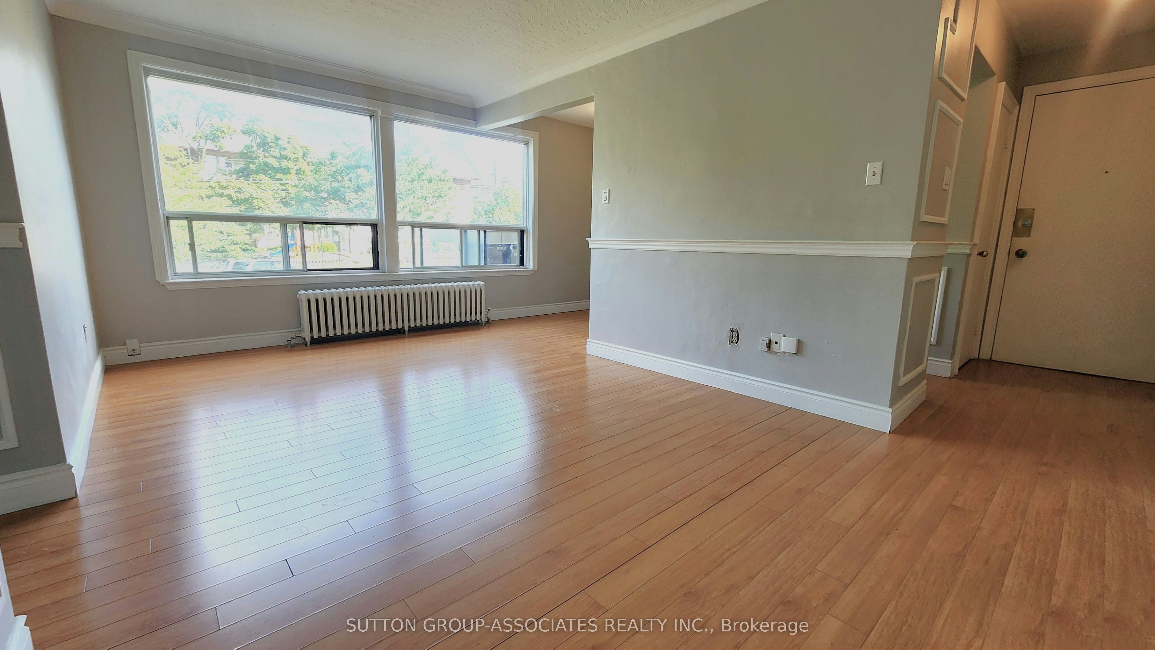 202-1 Greenbrook Drive, Toronto, ON, M6M 2J8 - 11