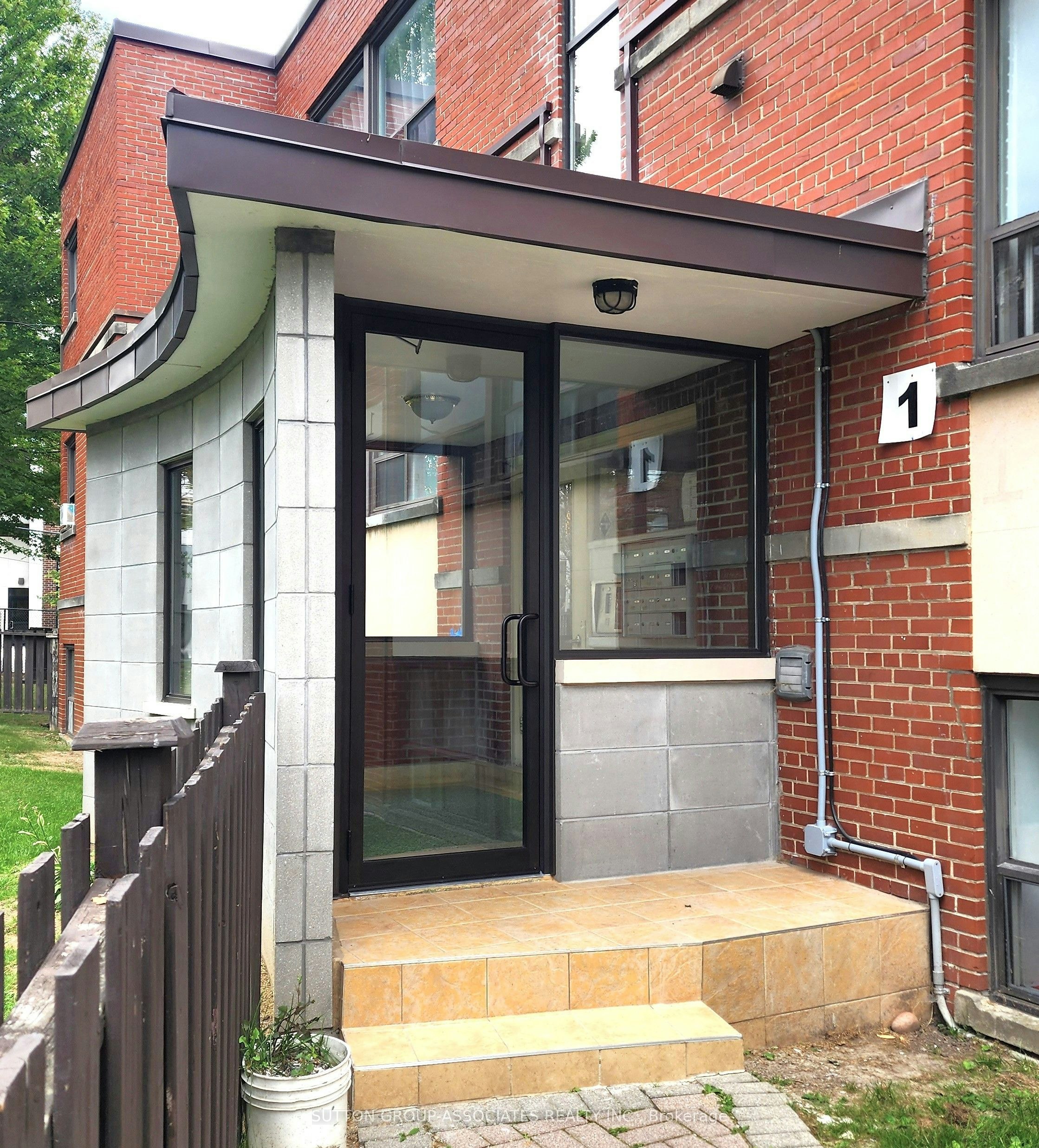 202-1 Greenbrook Drive, Toronto, ON, M6M 2J8