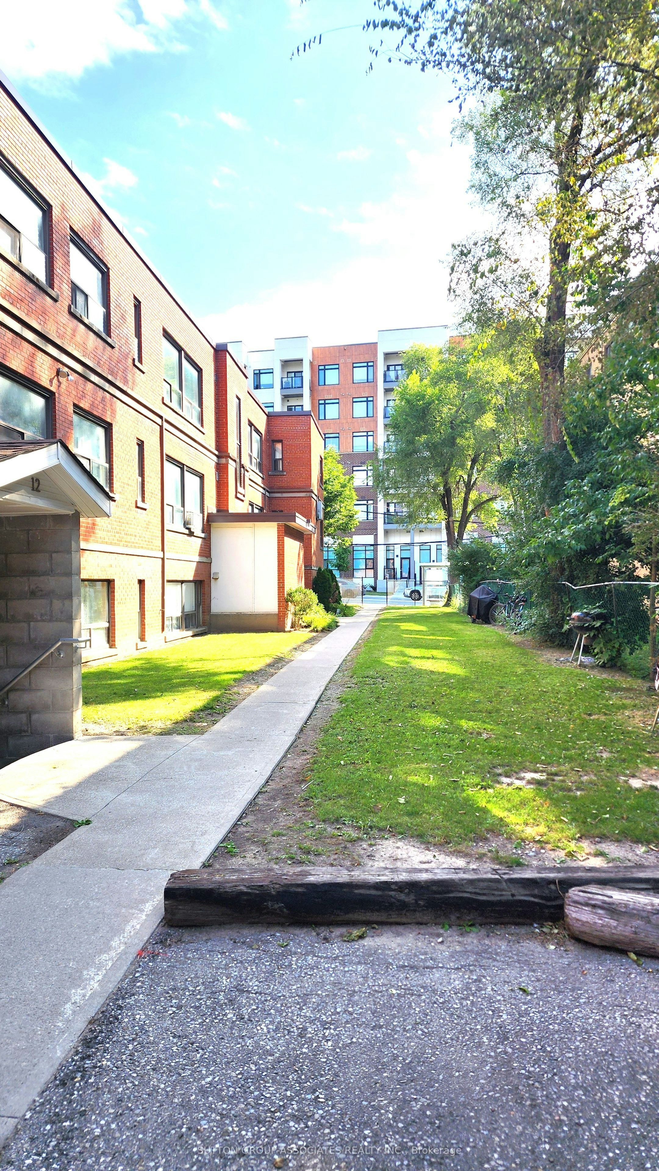 202-1 Greenbrook Drive, Toronto, ON, M6M 2J8 - 19