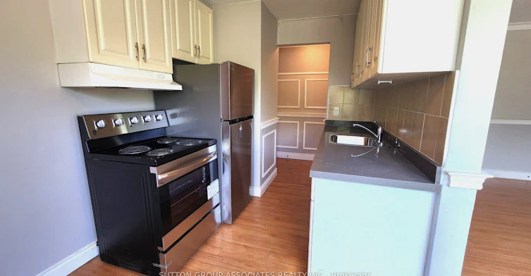 202-1 Greenbrook Drive, Toronto, ON, M6M 2J8 - 3