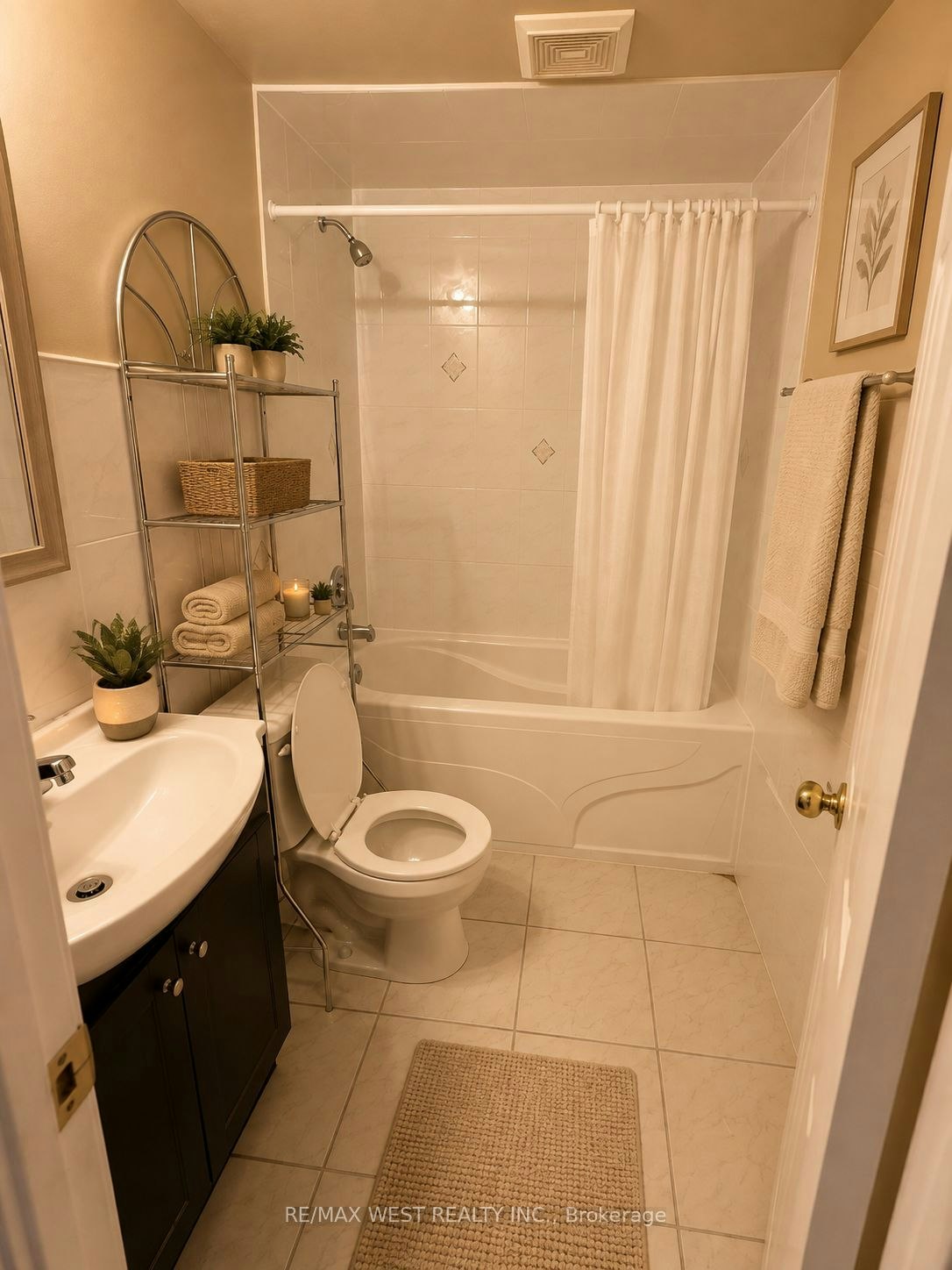 Lower Level B-7 Waltham Drive, Toronto, ON, M9V 1S6 - 4