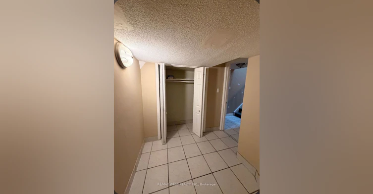 Lower Level B-7 Waltham Drive, Toronto, ON, M9V 1S6 - 7