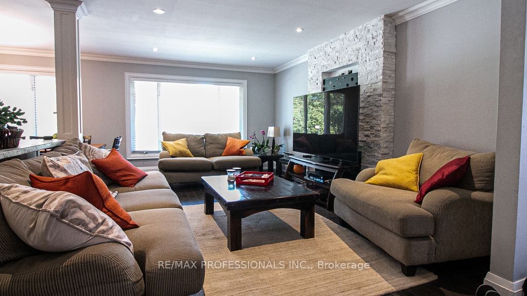 MAIN-7 Sedgebrook Crescent, Toronto, ON, M9B 2X2 - 7