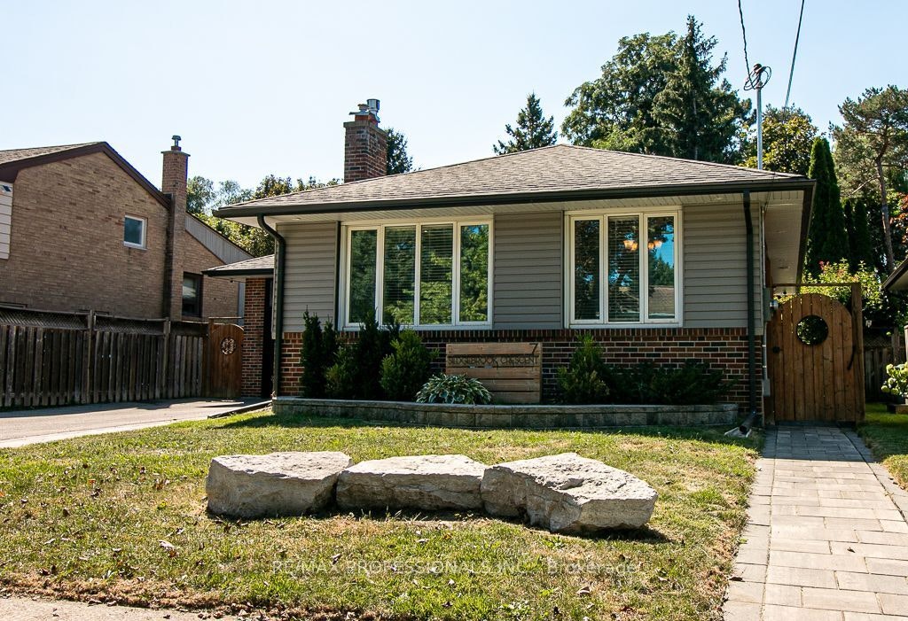 MAIN-7 Sedgebrook Crescent, Toronto, ON, M9B 2X2