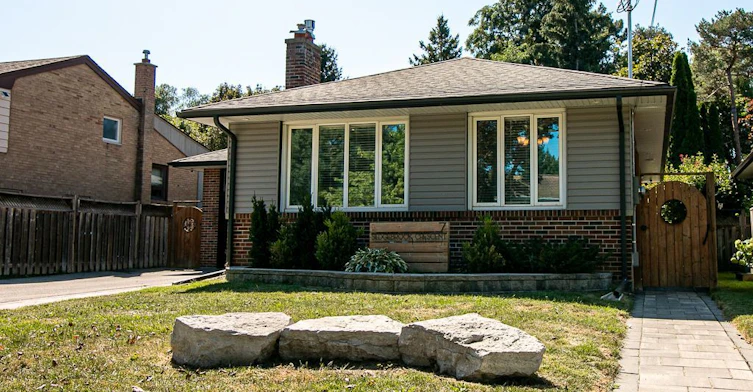 MAIN-7 Sedgebrook Crescent, Toronto, ON, M9B 2X2