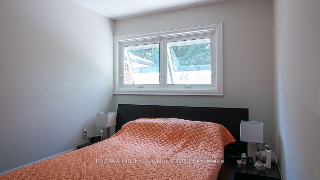 MAIN-7 Sedgebrook Crescent, Toronto, ON, M9B 2X2 - 17