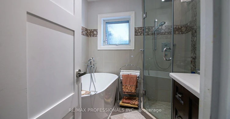 MAIN-7 Sedgebrook Crescent, Toronto, ON, M9B 2X2 - 21