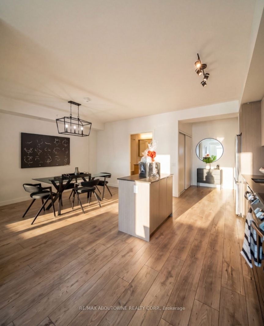 B0614-133 Bronte Road, Oakville, ON, L6L 3C1