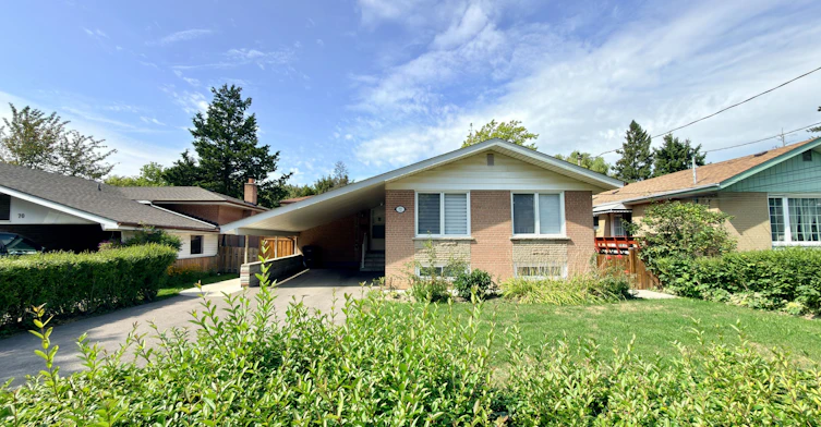 72 Hadrian Avenue, Toronto, ON, M9W 1V4