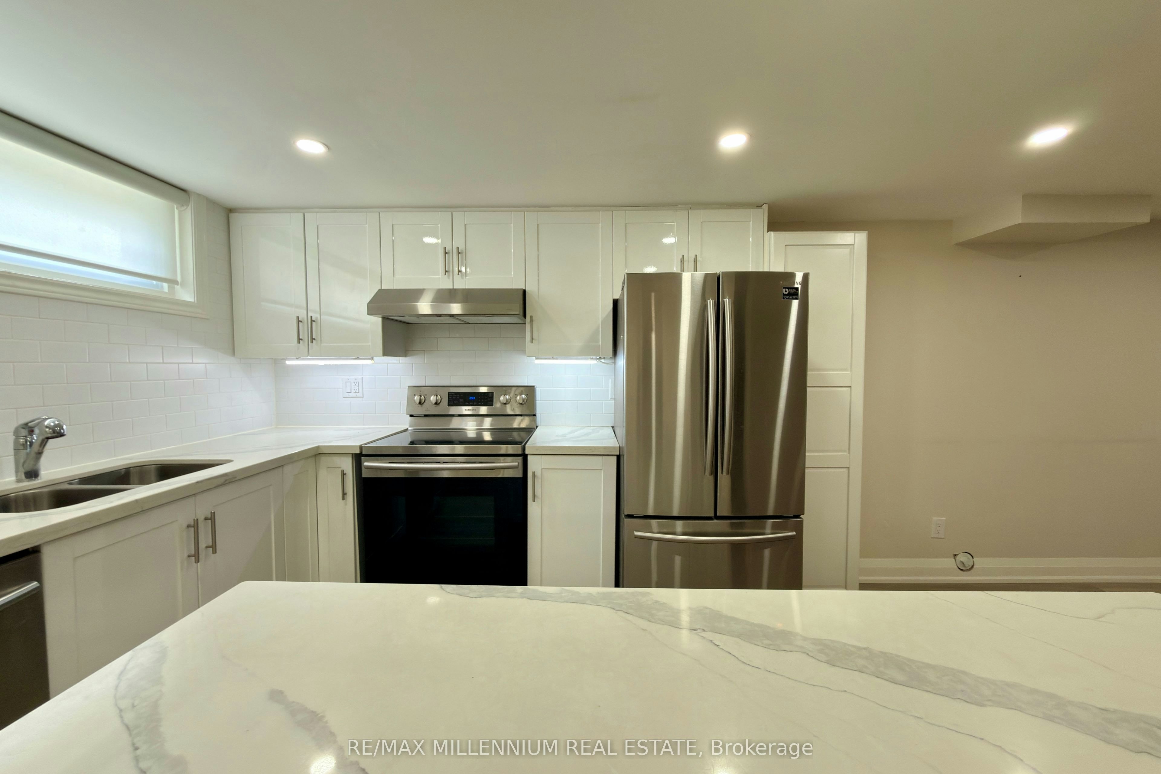 72 Hadrian Avenue, Toronto, ON, M9W 1V4 - 13