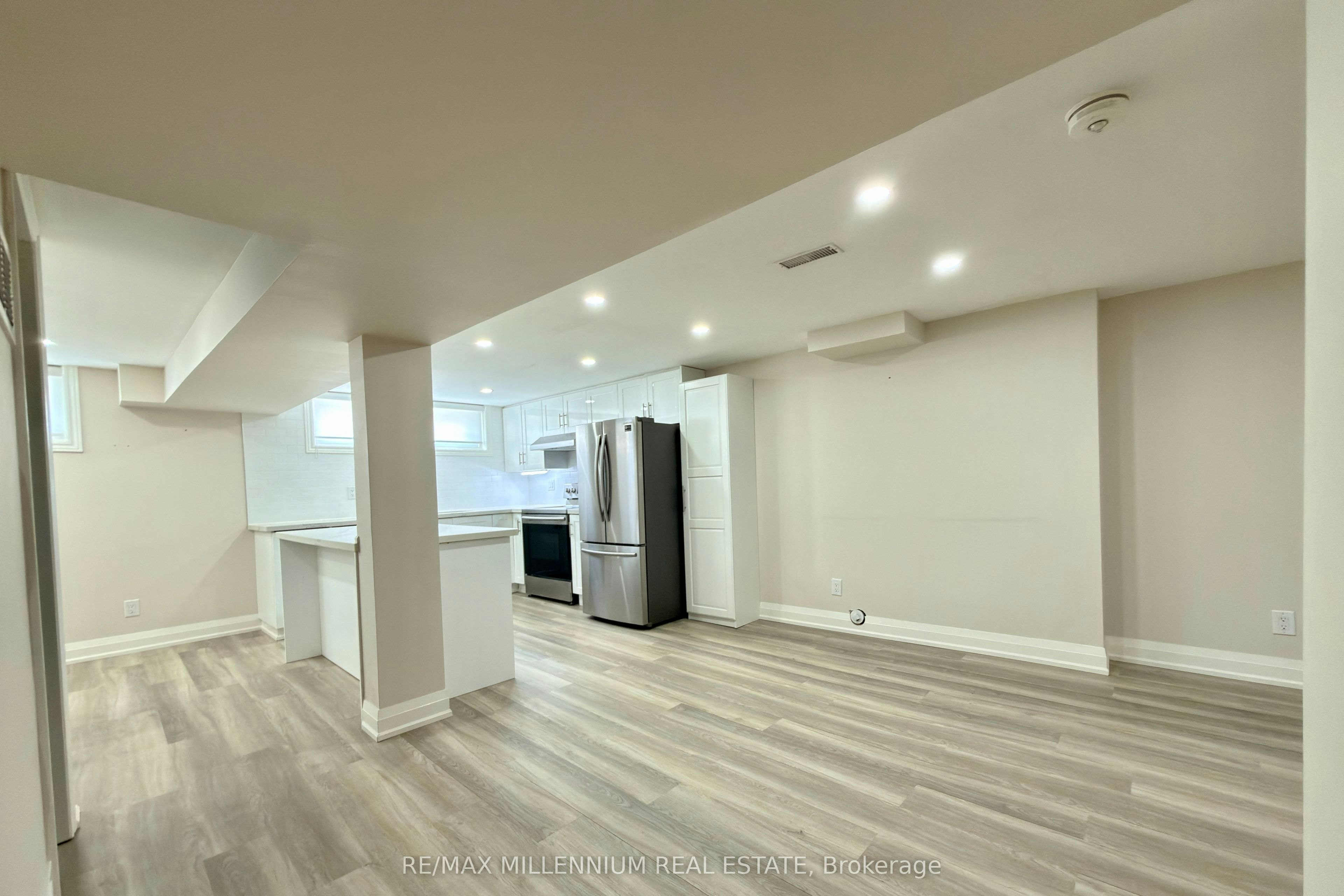72 Hadrian Avenue, Toronto, ON, M9W 1V4 - 7
