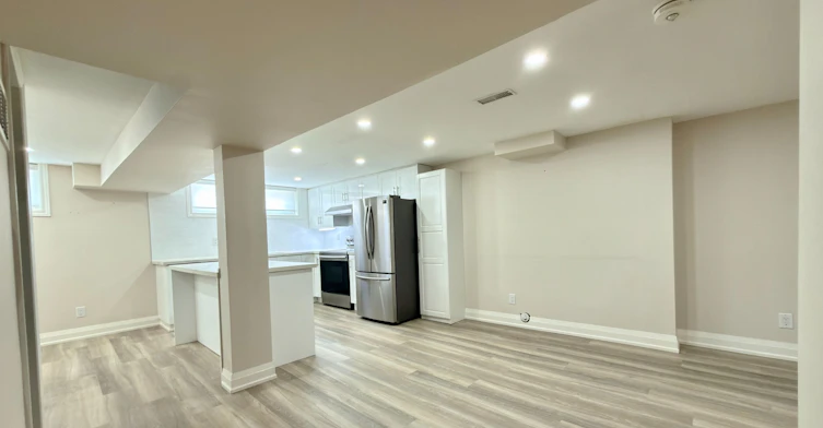 72 Hadrian Avenue, Toronto, ON, M9W 1V4 - 7