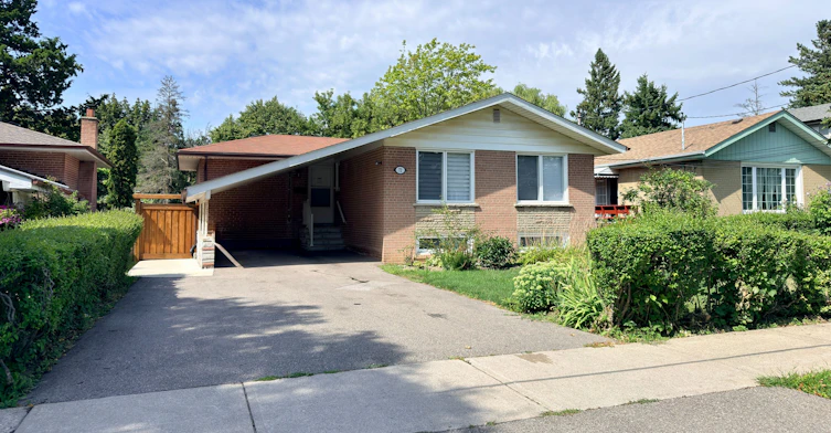 72 Hadrian Avenue, Toronto, ON, M9W 1V4 - 2