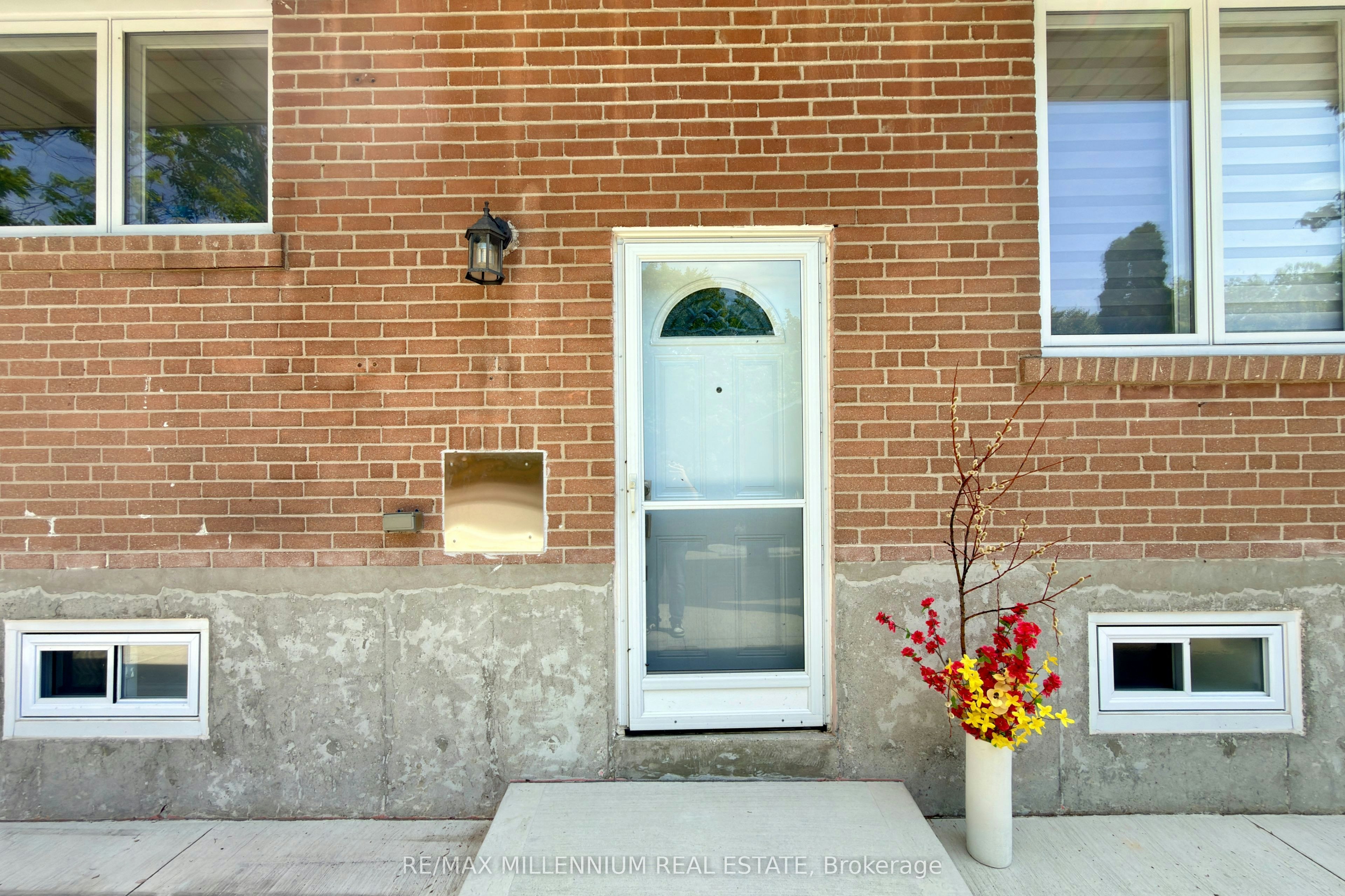 72 Hadrian Avenue, Toronto, ON, M9W 1V4 - 17