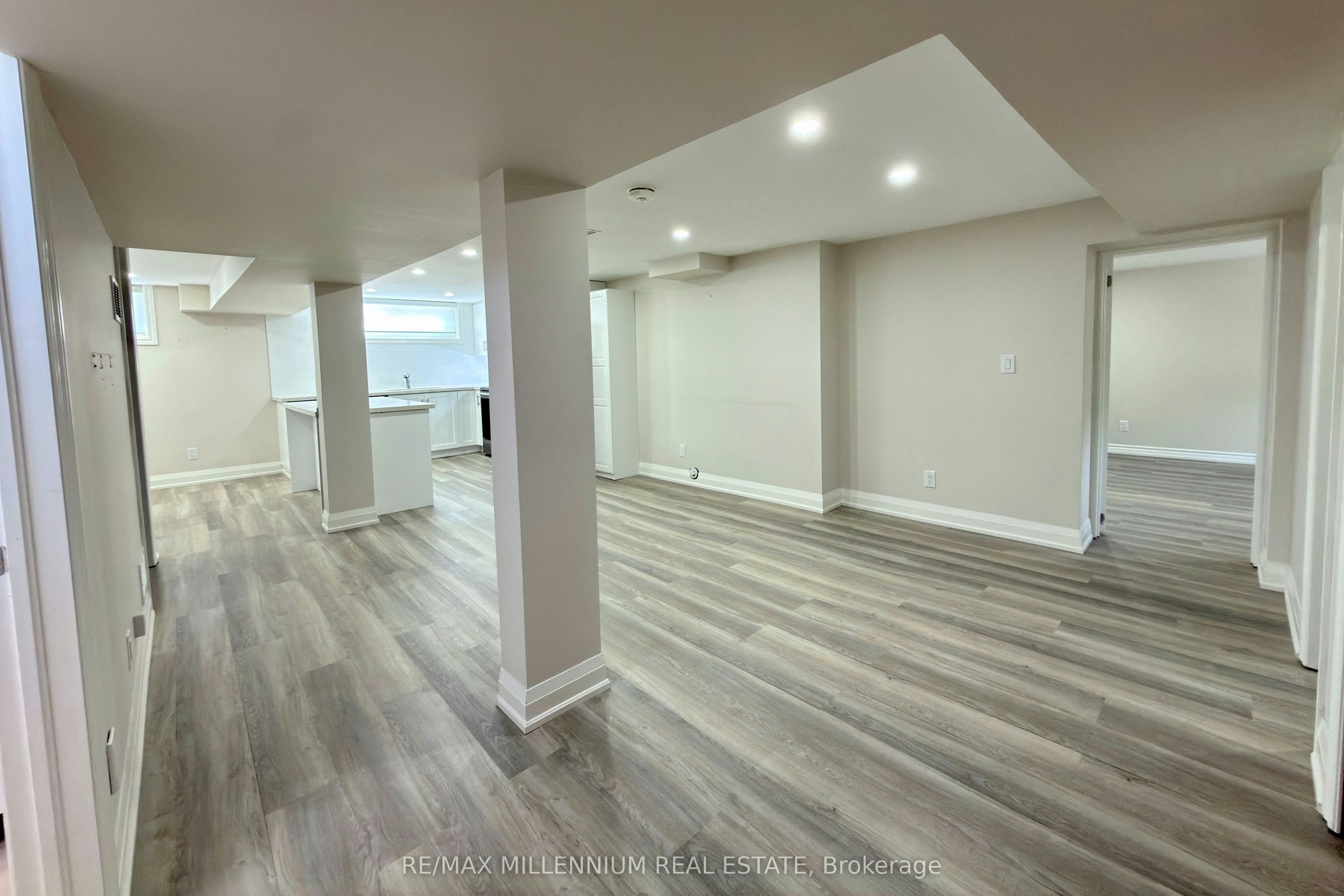 72 Hadrian Avenue, Toronto, ON, M9W 1V4 - 3