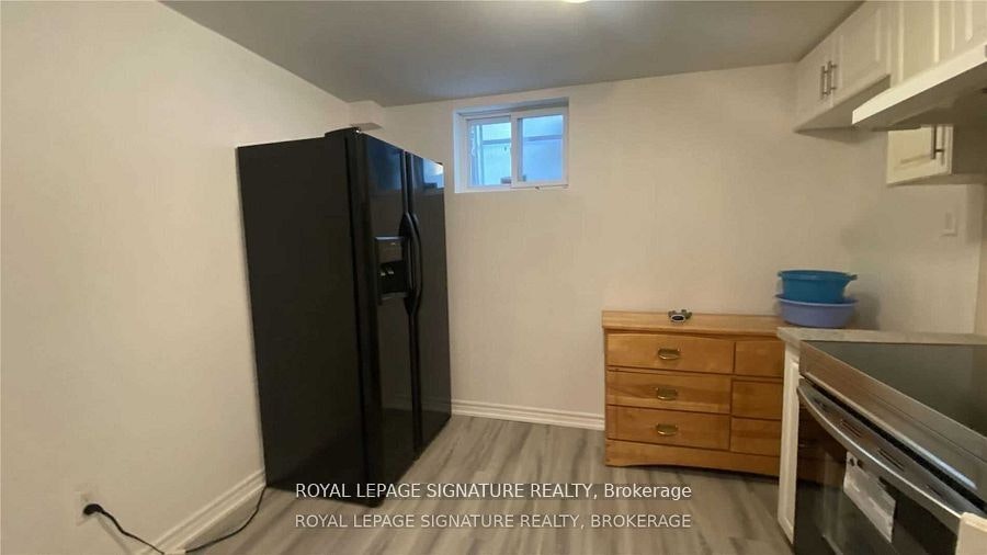 Bsmt-2063 Saxon Road, Oakville, ON, L6L 2V1