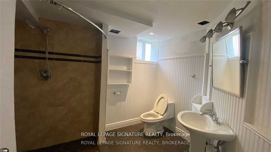 Bsmt-2063 Saxon Road, Oakville, ON, L6L 2V1 - 2