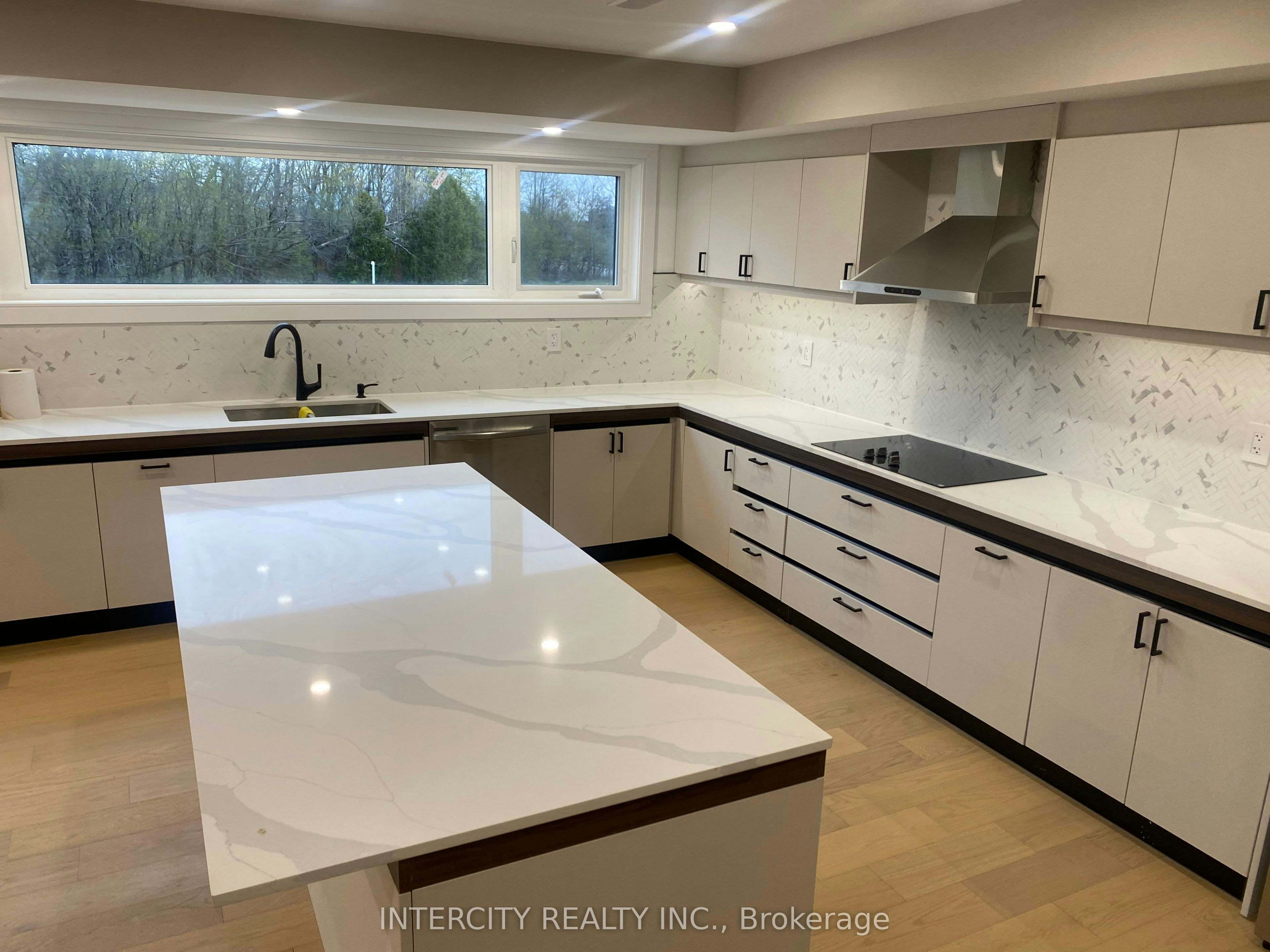 30 Stanley Carberry Drive, Brampton, ON, L6P 0B9 - 2