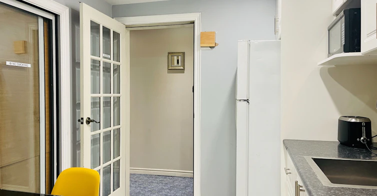Lower-1538 Davenport Road, Toronto, ON, M6H 2J1 - 7