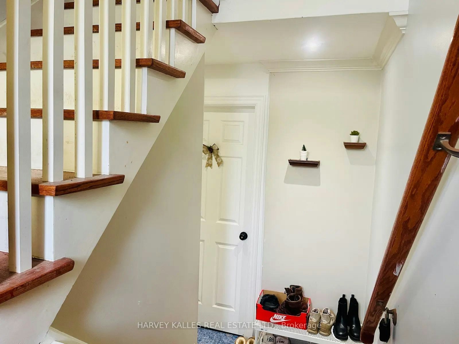 Lower-1538 Davenport Road, Toronto, ON, M6H 2J1 - 4