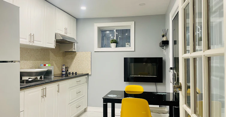 Lower-1538 Davenport Road, Toronto, ON, M6H 2J1 - 5