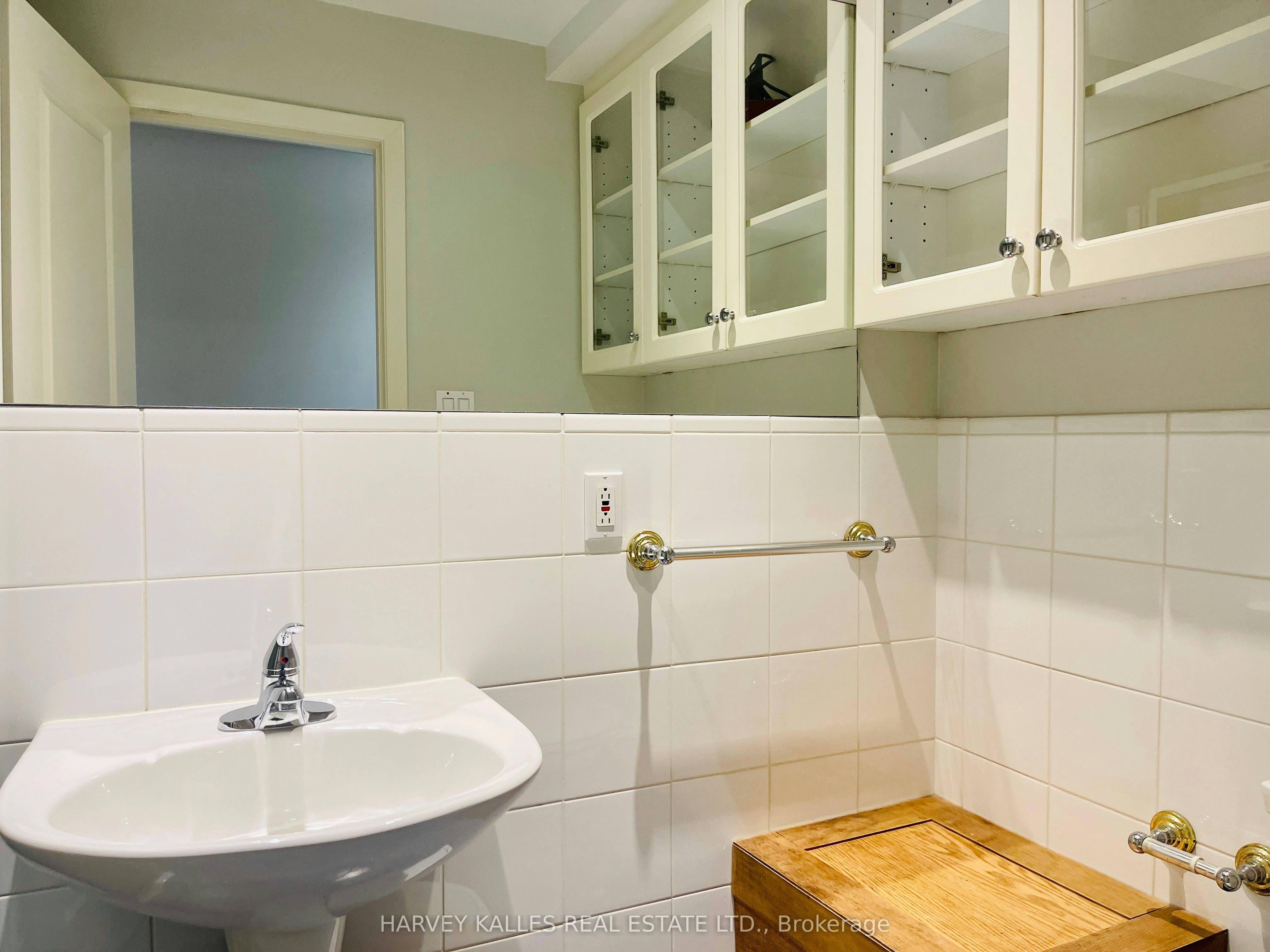 Lower-1538 Davenport Road, Toronto, ON, M6H 2J1 - 17
