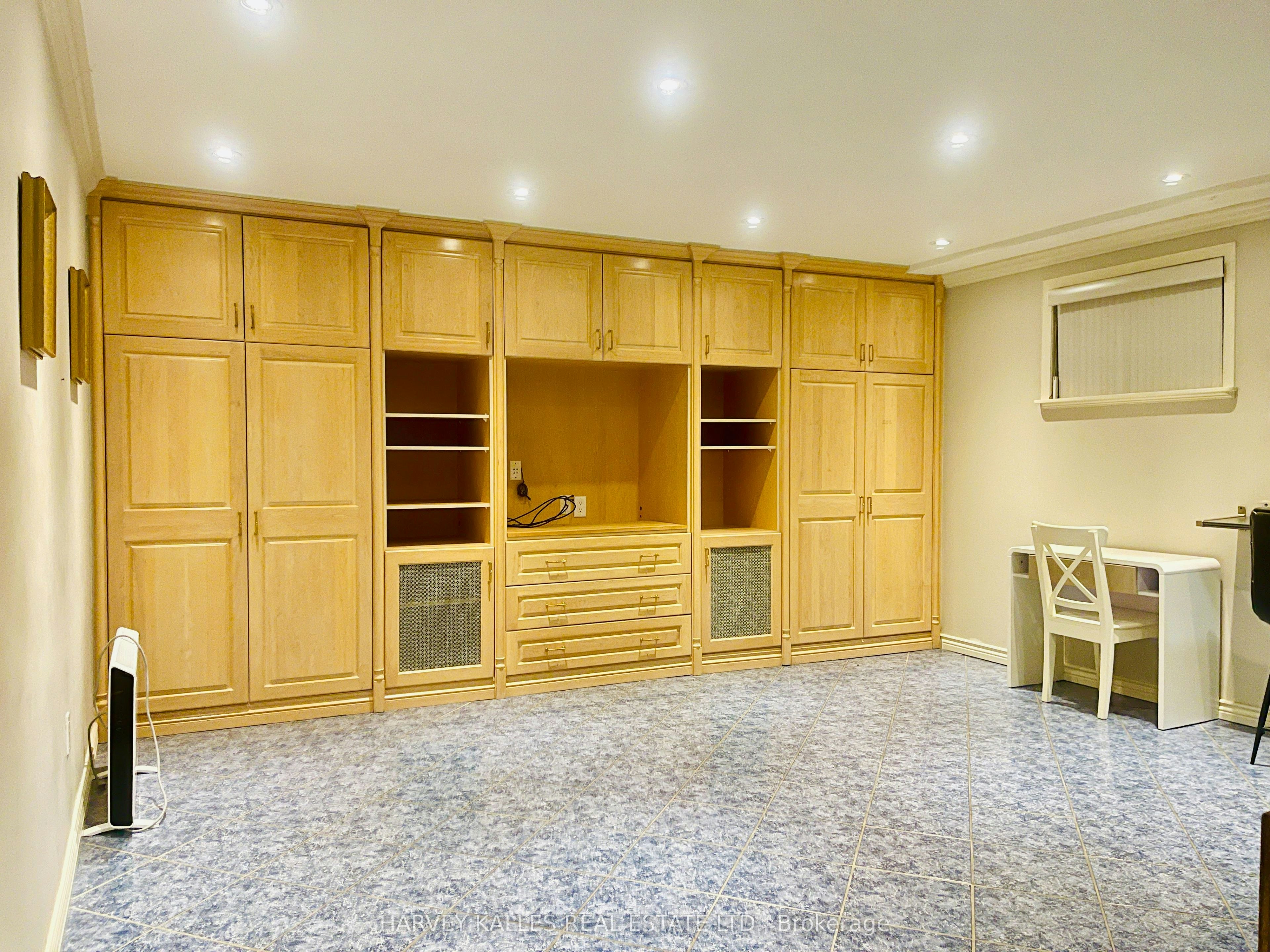 Lower-1538 Davenport Road, Toronto, ON, M6H 2J1 - 10