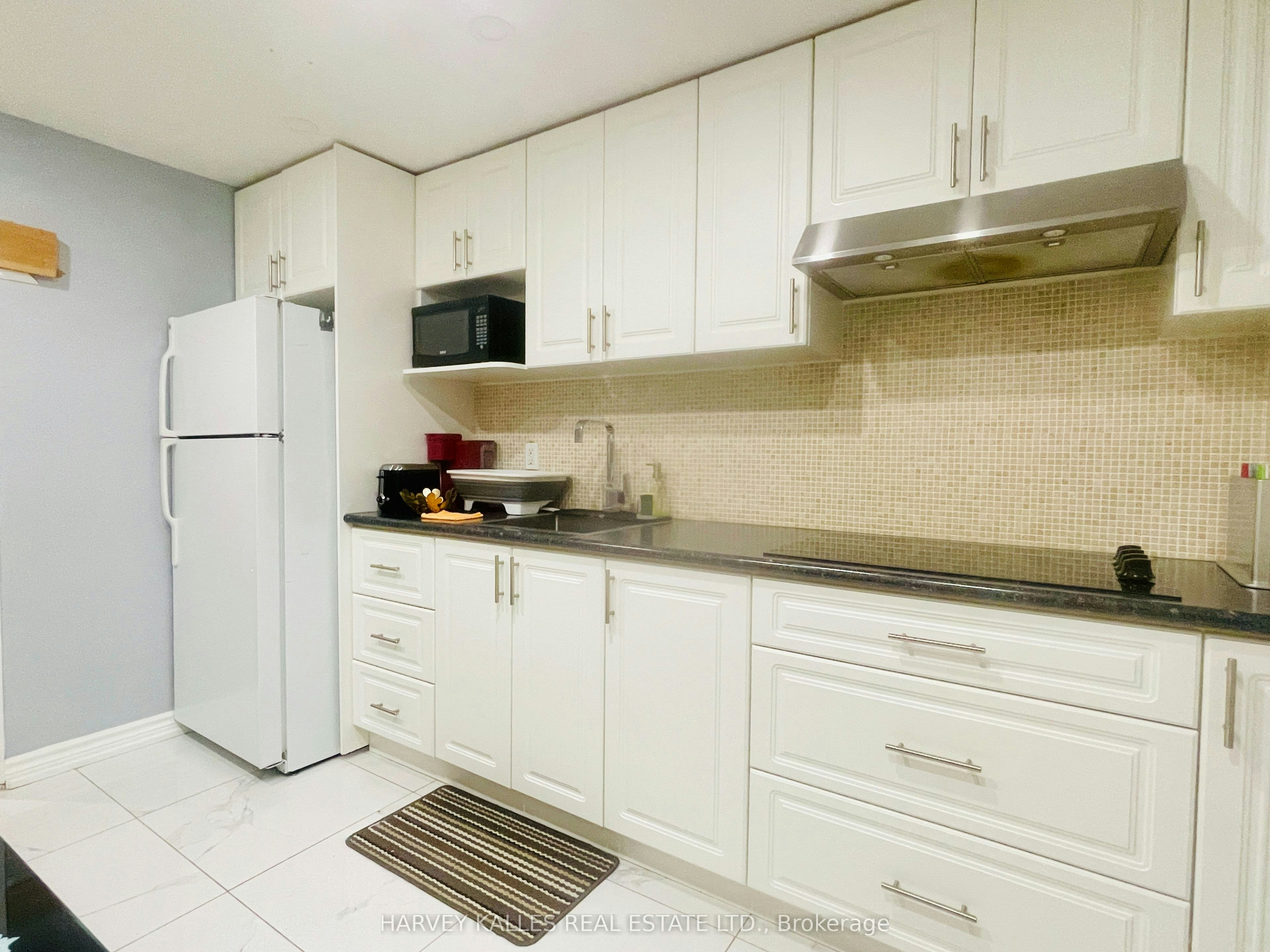 Lower-1538 Davenport Road, Toronto, ON, M6H 2J1 - 9