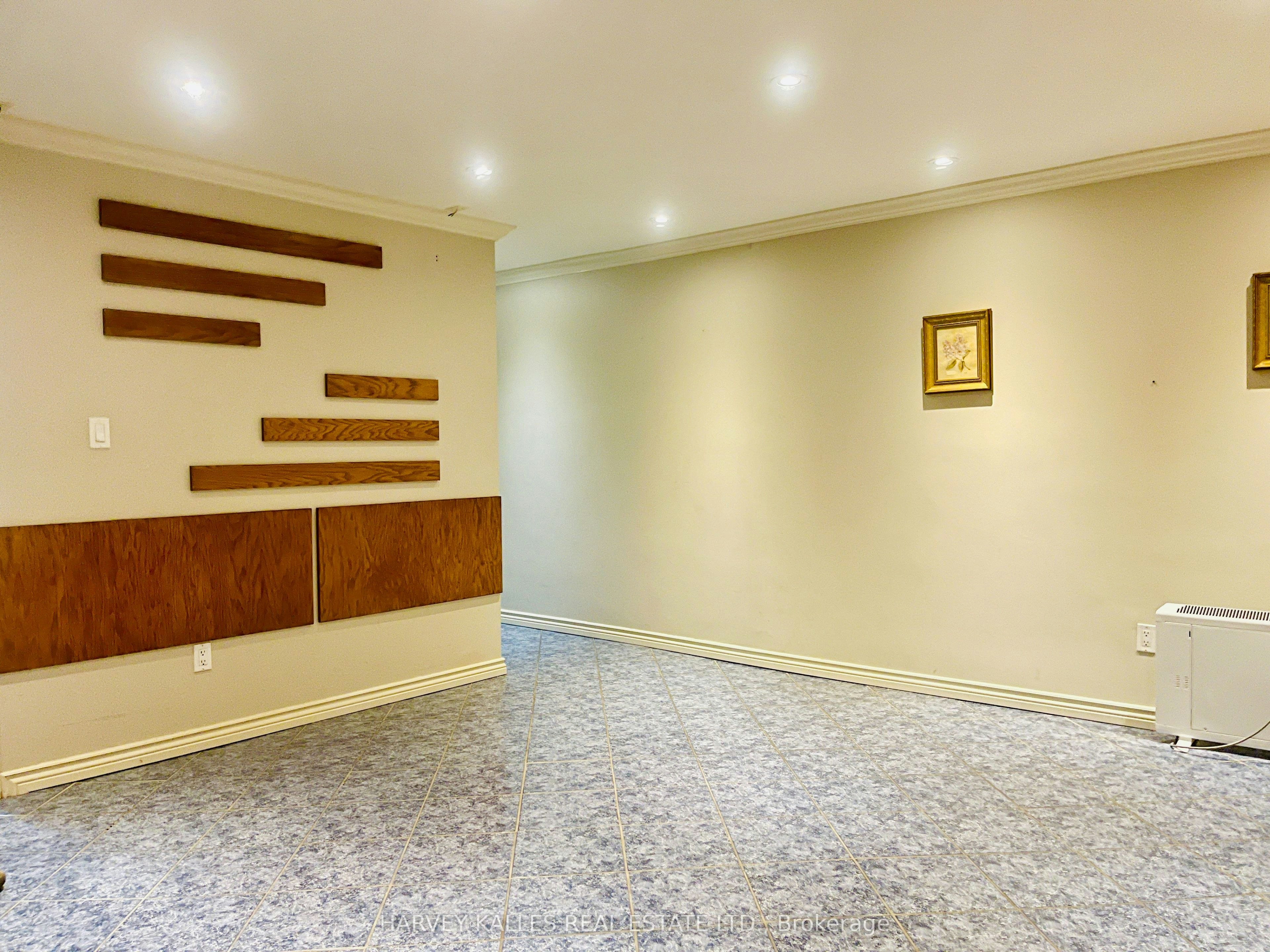 Lower-1538 Davenport Road, Toronto, ON, M6H 2J1 - 12