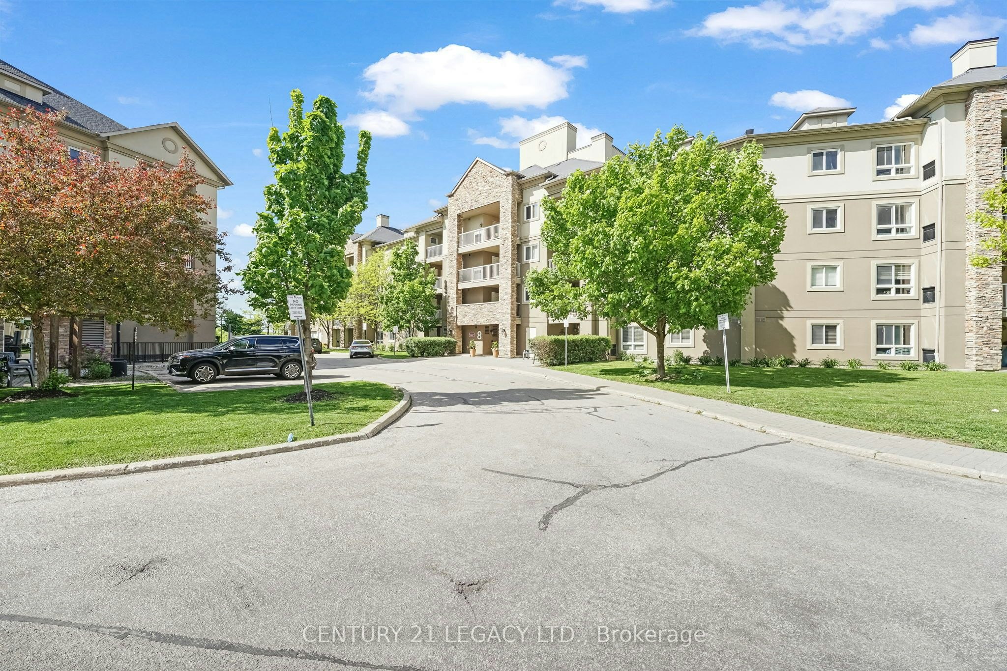 1307-8 Dayspring Circle, Brampton, ON, L6P 2Z7
