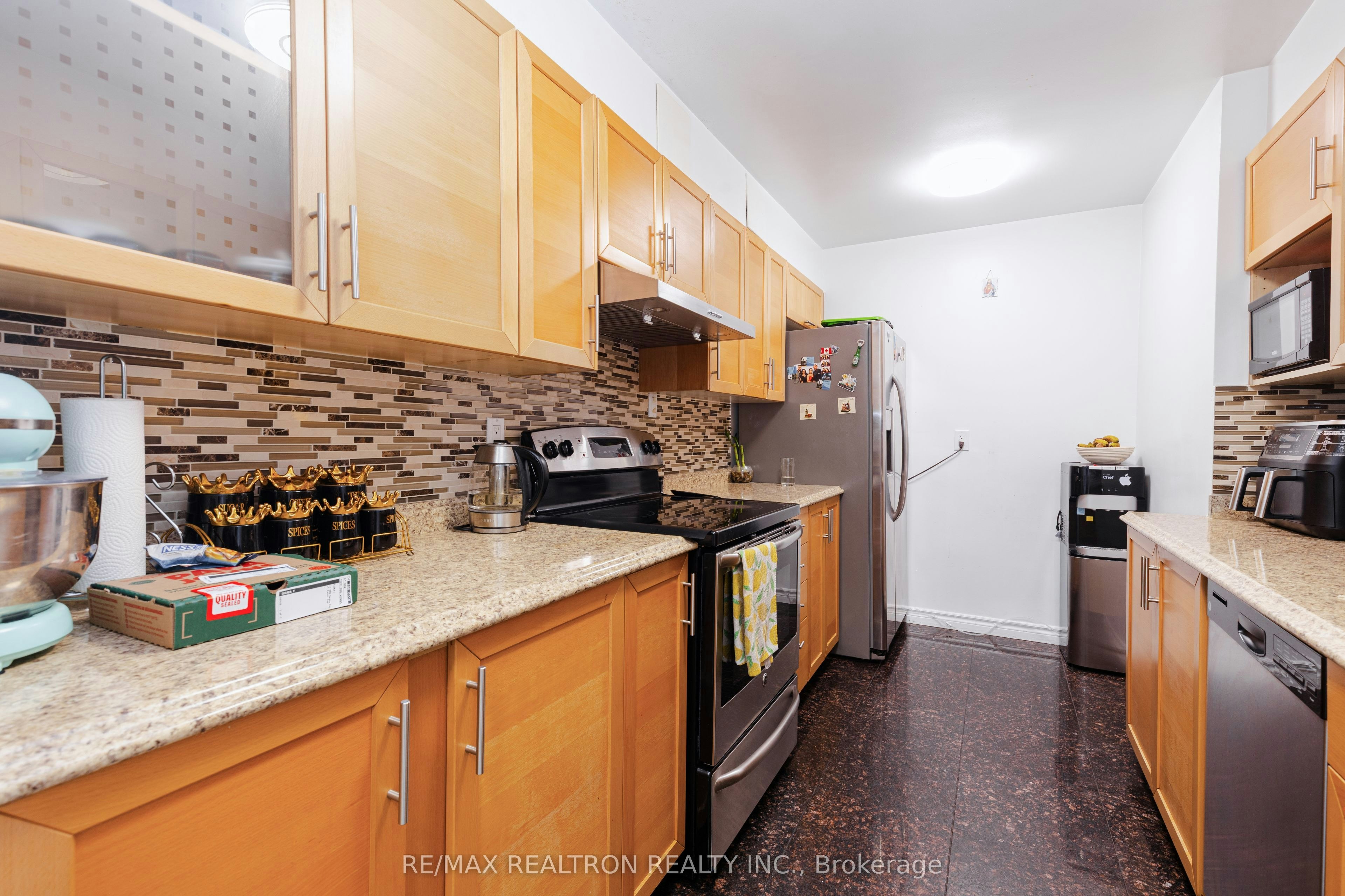 815-2825 Islington Avenue, Toronto, ON, M9L 2K1 - 13