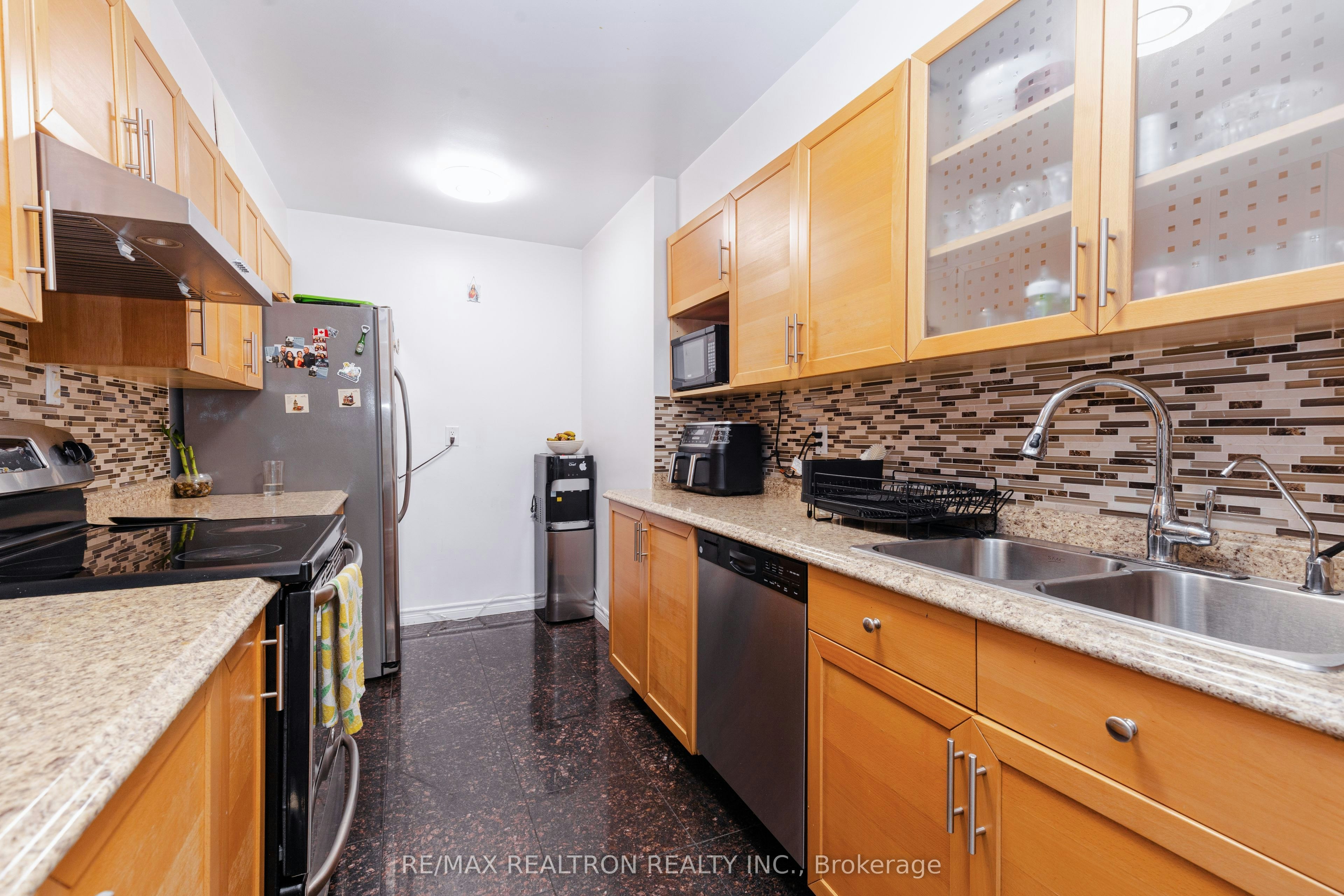 815-2825 Islington Avenue, Toronto, ON, M9L 2K1 - 14