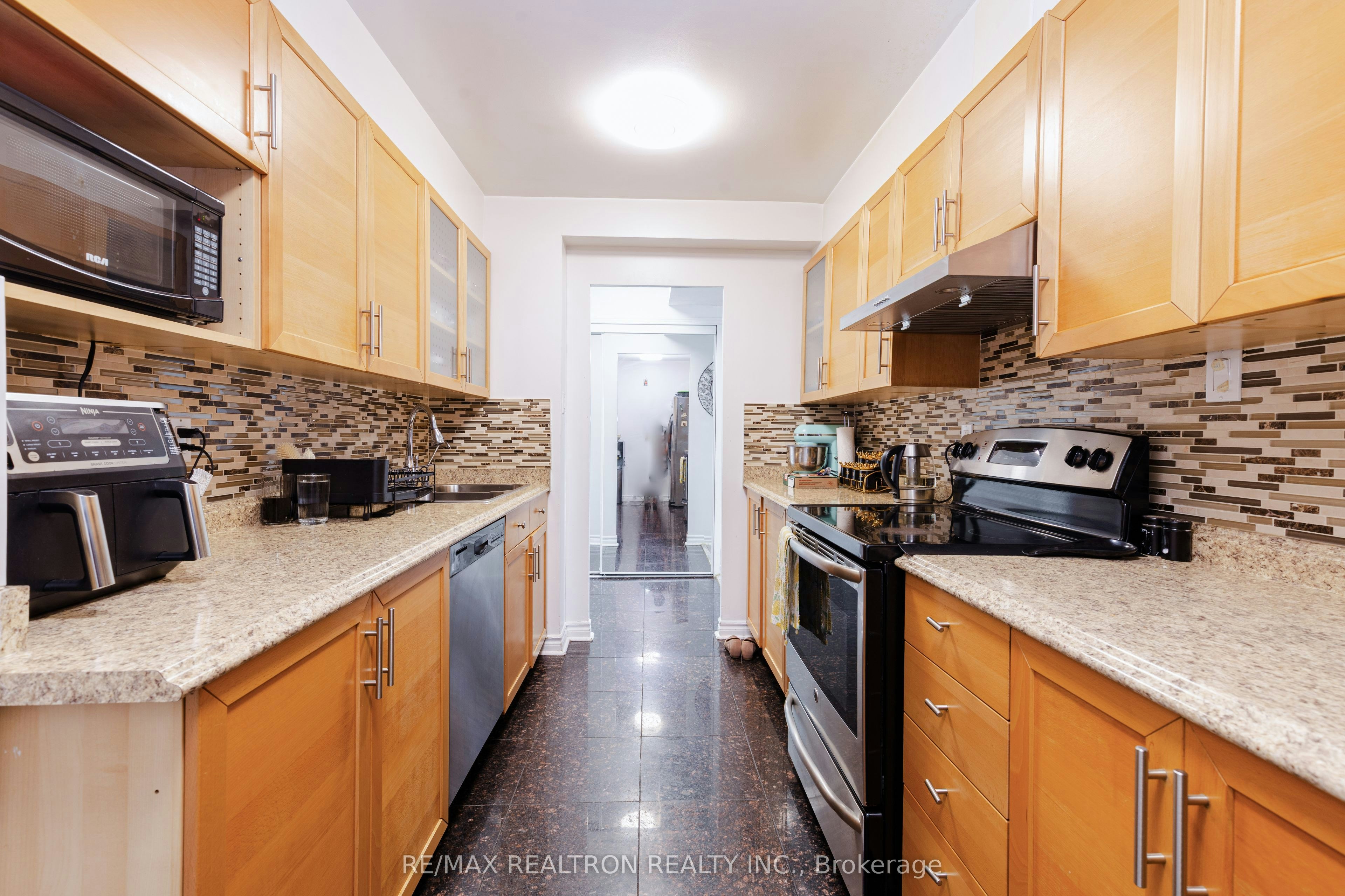 815-2825 Islington Avenue, Toronto, ON, M9L 2K1 - 15
