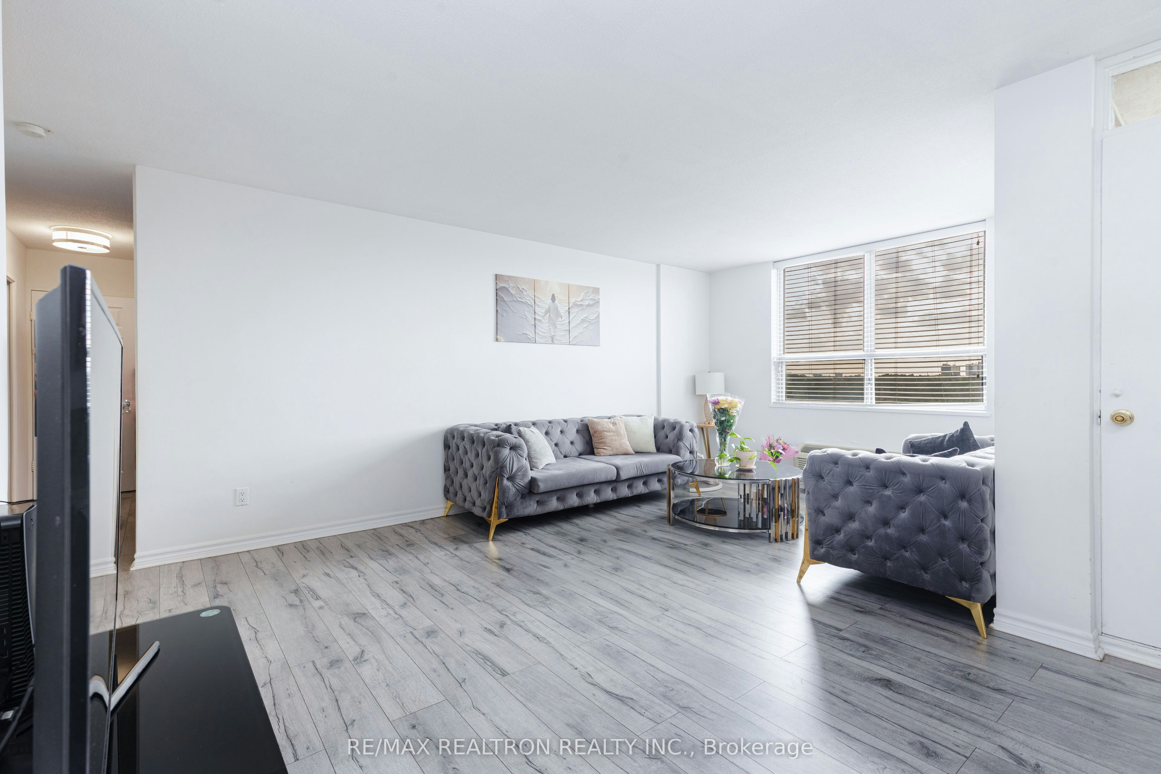 815-2825 Islington Avenue, Toronto, ON, M9L 2K1 - 8