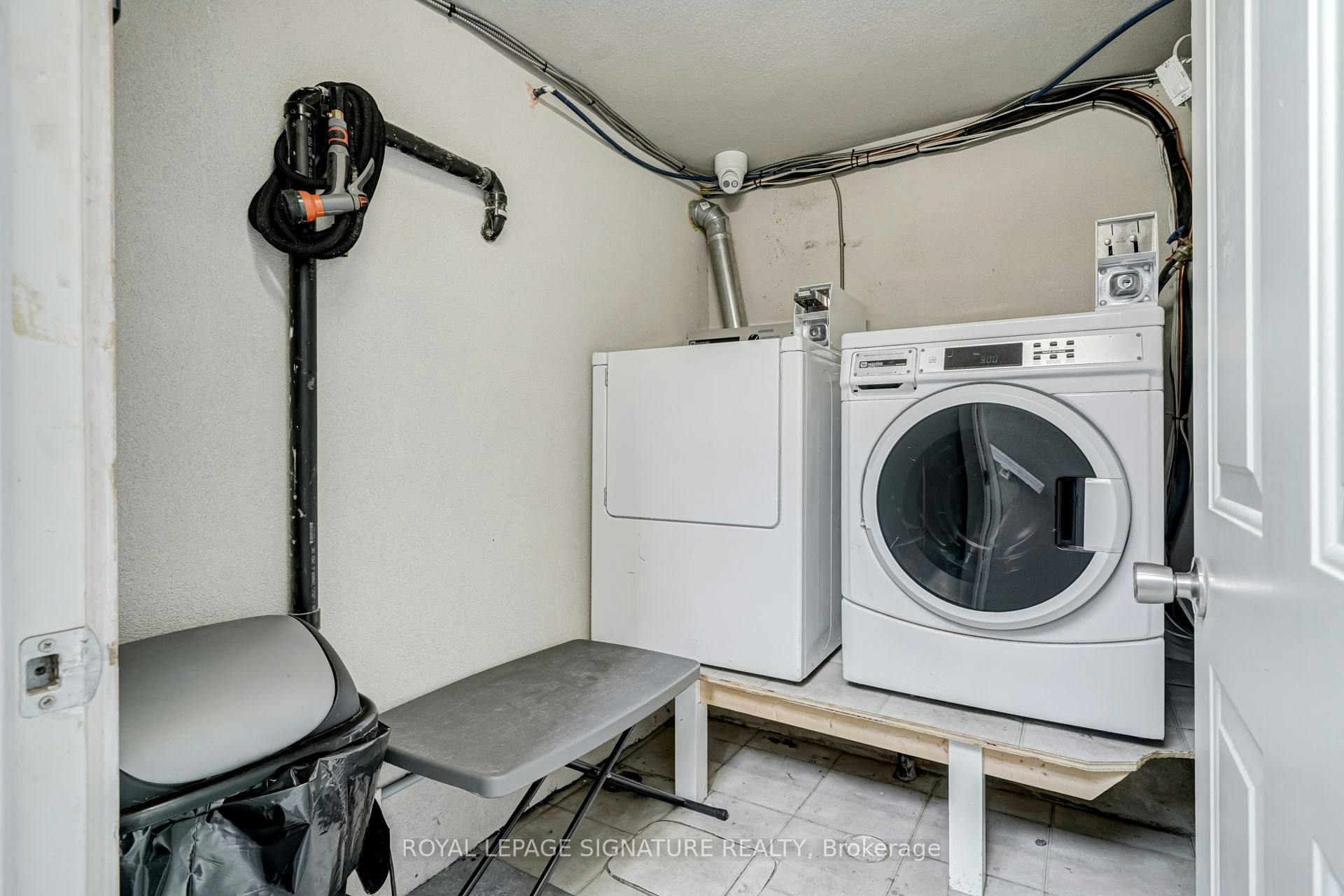 Lower-250 Nairn Avenue, Toronto, ON, M6E 4H4 - 22
